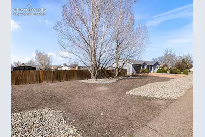735 S Sterling Drive, Pueblo, CO 81007 - Photo 5