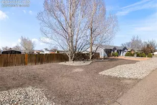 735 S Sterling Dr, Pueblo, CO 81007 - Photo 5
