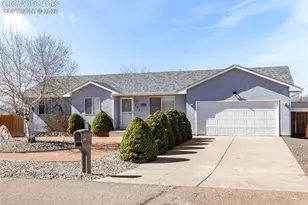735 S Sterling Dr, Pueblo, CO 81007 - Photo 1