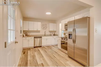 2838 Merry Lane, Colorado Springs, CO 80909 - Photo 7