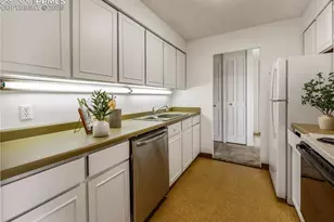 411 Lakewood Cir, Colorado Springs, CO 80910 - Photo 17