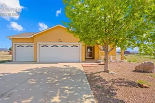 1133 E Ivanhoe Dr, Pueblo, CO 81007 - Photo 1