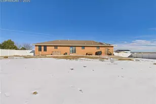 1152 E Ranch Dr, Pueblo West, CO 81007 - Photo 33