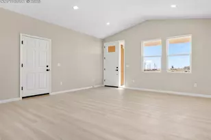 981 E Waverly Dr, Pueblo West, CO 81007 - Photo 5