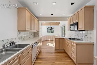 26 Oak Avenue, Colorado Springs, CO 80906 - Photo 23