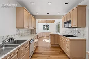 26 Oak Ave, Colorado Springs, CO 80906 - Photo 23