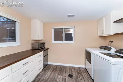 921 Valley Road, Colorado Springs, CO 80904 - Photo 17