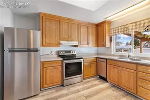 1310 Edith Ln, Colorado Springs, CO 80909 - Photo 7