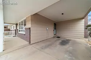 805 Crown Ridge Dr, Colorado Springs, CO 80904 - Photo 3