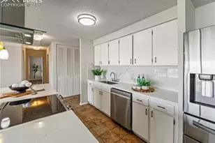 411 Lakewood Circle, Colorado Springs, CO 80910 - Photo 15