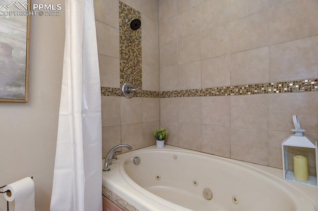 6628 Gambol Quail Dr, Colorado Springs CO 80918-1365 exterior