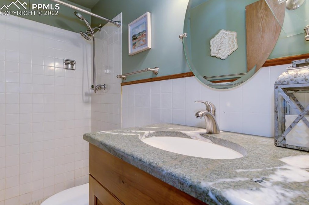 6628 Gambol Quail Dr, Colorado Springs CO 80918-1365 exterior