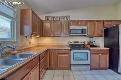 972 Columbine Avenue, Colorado Springs, CO 80904 - Photo 3