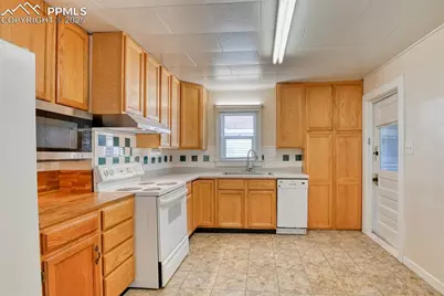 27 Bonfoy Avenue, Colorado Springs, CO 80909 - Photo 13