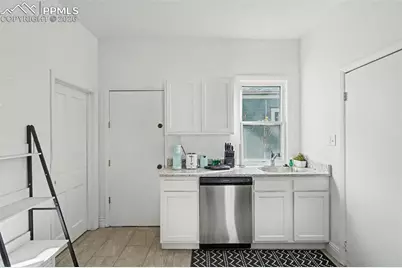 808 E Monument Street, Colorado Springs, CO 80903 - Photo 21