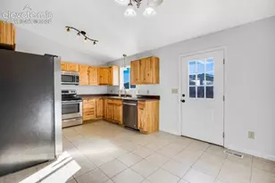 228 E Arvada Dr, Pueblo, CO 81007 - Photo 7
