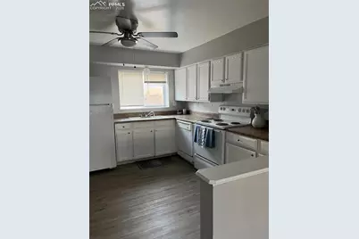 2116 Friendship Place, Colorado Springs, CO 80904 - Photo 3