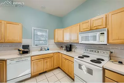 429 S Soaring Eagle Drive, Pueblo, CO 81007 - Photo 5