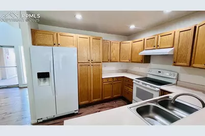 5551 Sunshade Point, Colorado Springs, CO 80923 - Photo 7