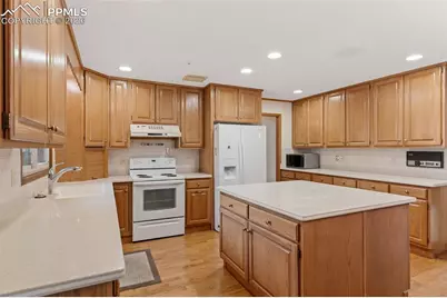 4930 Sunbird Cliffs Drive, Colorado Springs, CO 80919 - Photo 13