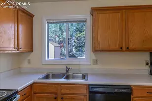 3932 Pearl Dr, Colorado Springs, CO 80918 - Photo 9