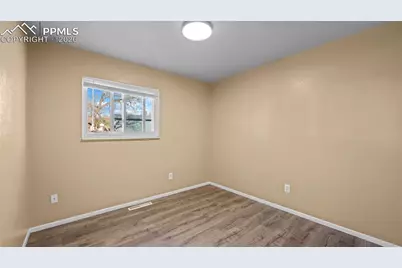 946 Hutchinson Drive, Colorado Springs, CO 80910 - Photo 11