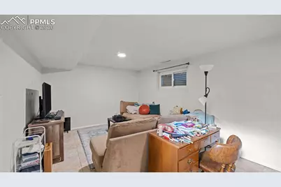 946 Hutchinson Drive, Colorado Springs, CO 80910 - Photo 13