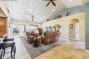 2084 Iris Rd, Pueblo, CO 81006 - Photo 5