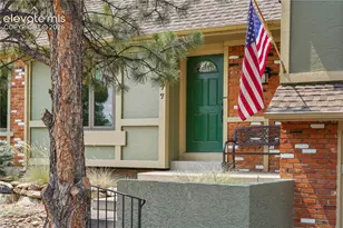 1977 Brookdale Dr, Colorado Springs, CO 80918 - Photo 3