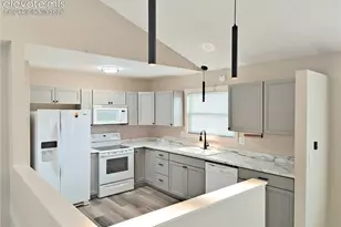 6302 Pulpit Rock Dr, Colorado Springs, CO 80918 - Photo 5