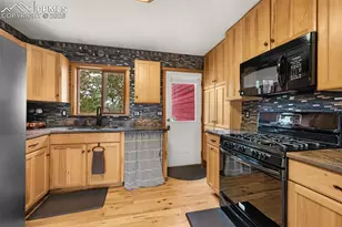 18 Holiday Dr, Woodland Park, CO 80863 - Photo 7