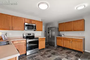 9545 Castle Oaks Dr, Fountain, CO 80817 - Photo 7