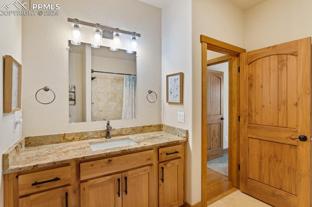 1175 Ptarmigan Dr, Woodland Park CO 80863-8004 exterior