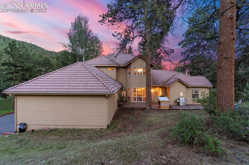 1000 Sun Valley Dr, Woodland Park CO 80863-9076 exterior