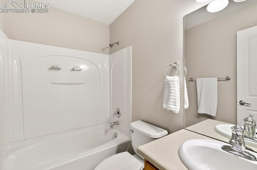 933 Burning Bush Pt, Woodmoor CO 80132-8652 exterior