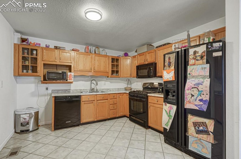 2578 Chimayo Dr, Colorado Springs CO  80911-1014 exterior