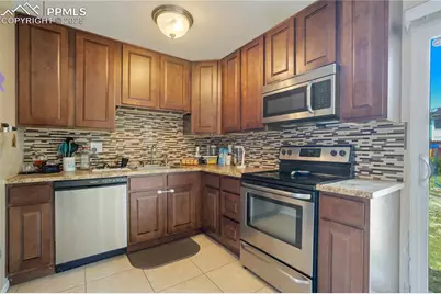 3658 Darkwood Place, Colorado Springs, CO 80910 - Photo 7