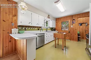8285 Packard Ln, Green Mountain Falls, CO 80819 - Photo 17