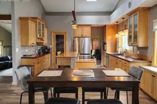 810 Broadview Pl, Colorado Springs, CO 80904 - Photo 7