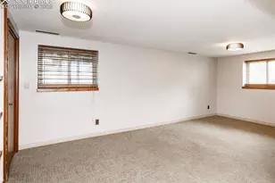 380 Silver Spring Cir, Colorado Springs, CO 80919 - Photo 37