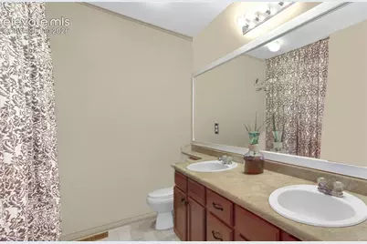 4323 Round Hill Drive, Colorado Springs, CO 80922 - Photo 17