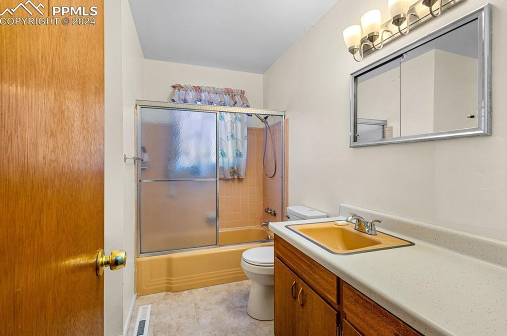 33 Garland Ave, Colorado Springs CO exterior