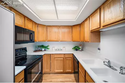 2440 Hamlet Lane #B, Colorado Springs, CO 80918 - Photo 11