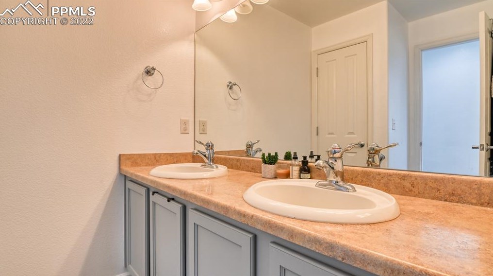 7327 Sandy Spg Pt, Fountain CO 80817-4072 exterior