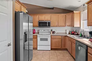 1479 N Moonbeam Dr, Pueblo, CO 81007 - Photo 11