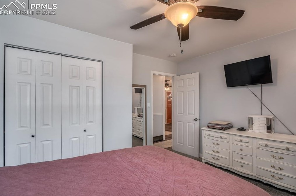 341 Longfellow Dr, Colorado Springs CO 80910-2515 exterior