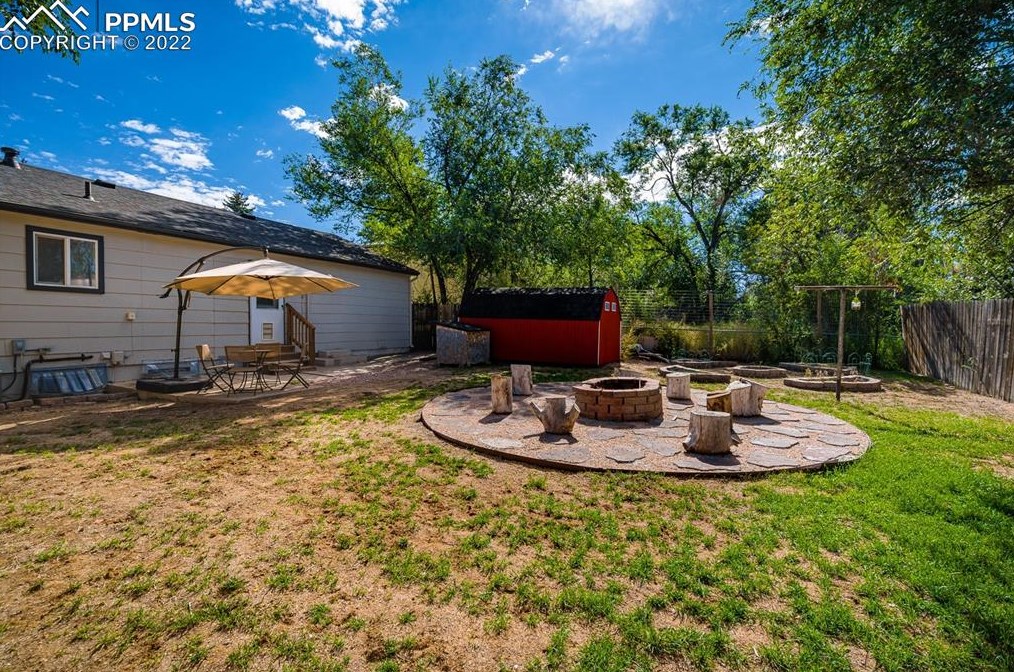 341 Longfellow Dr, Colorado Springs CO 80910-2515 exterior