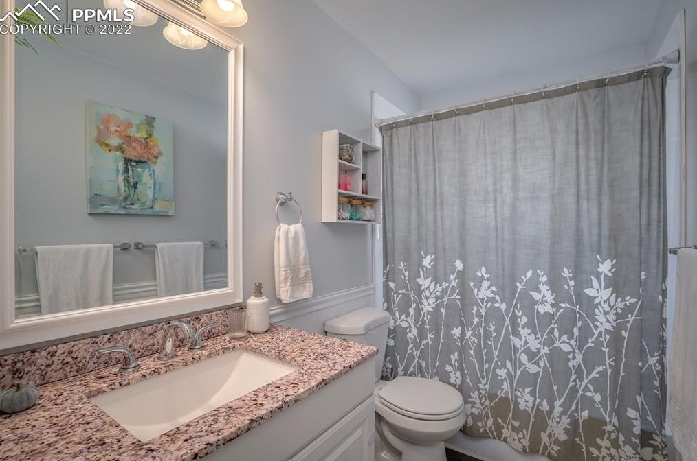 341 Longfellow Dr, Colorado Springs CO 80910-2515 exterior