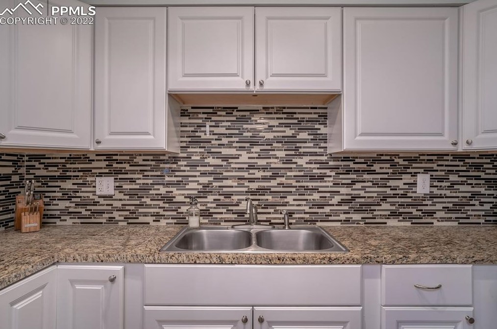 341 Longfellow Dr, Colorado Springs CO 80910-2515 exterior