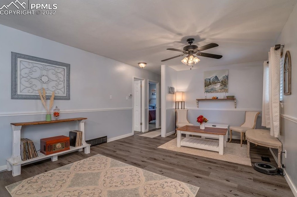 341 Longfellow Dr, Colorado Springs CO 80910-2515 exterior